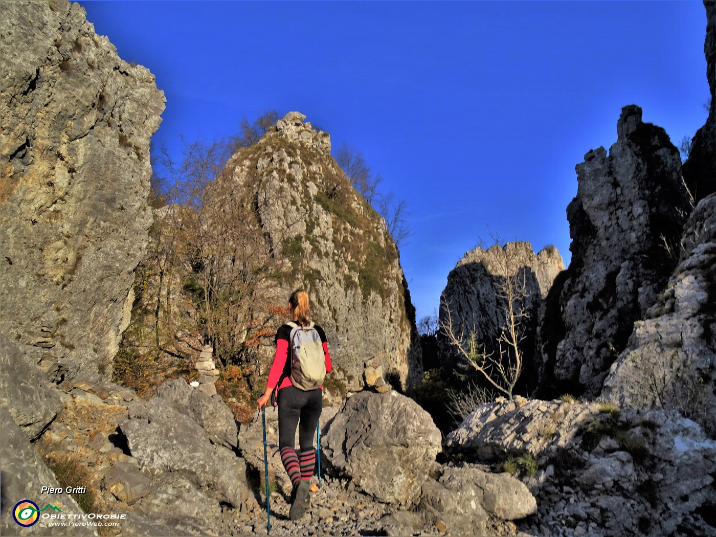 24 Bello camminare nel 'Labirinto' ....JPG